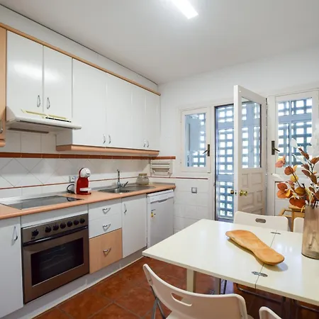 Apartment Excelente Piso Sobre El Mar Con Garaje