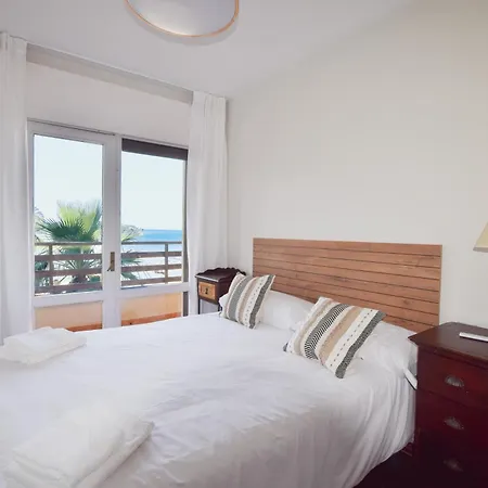 Apartment Excelente Piso Sobre El Mar Con Garaje